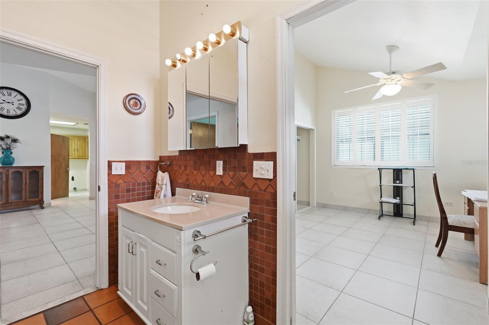 Image 12 of 51 For 585 Sellars Drive