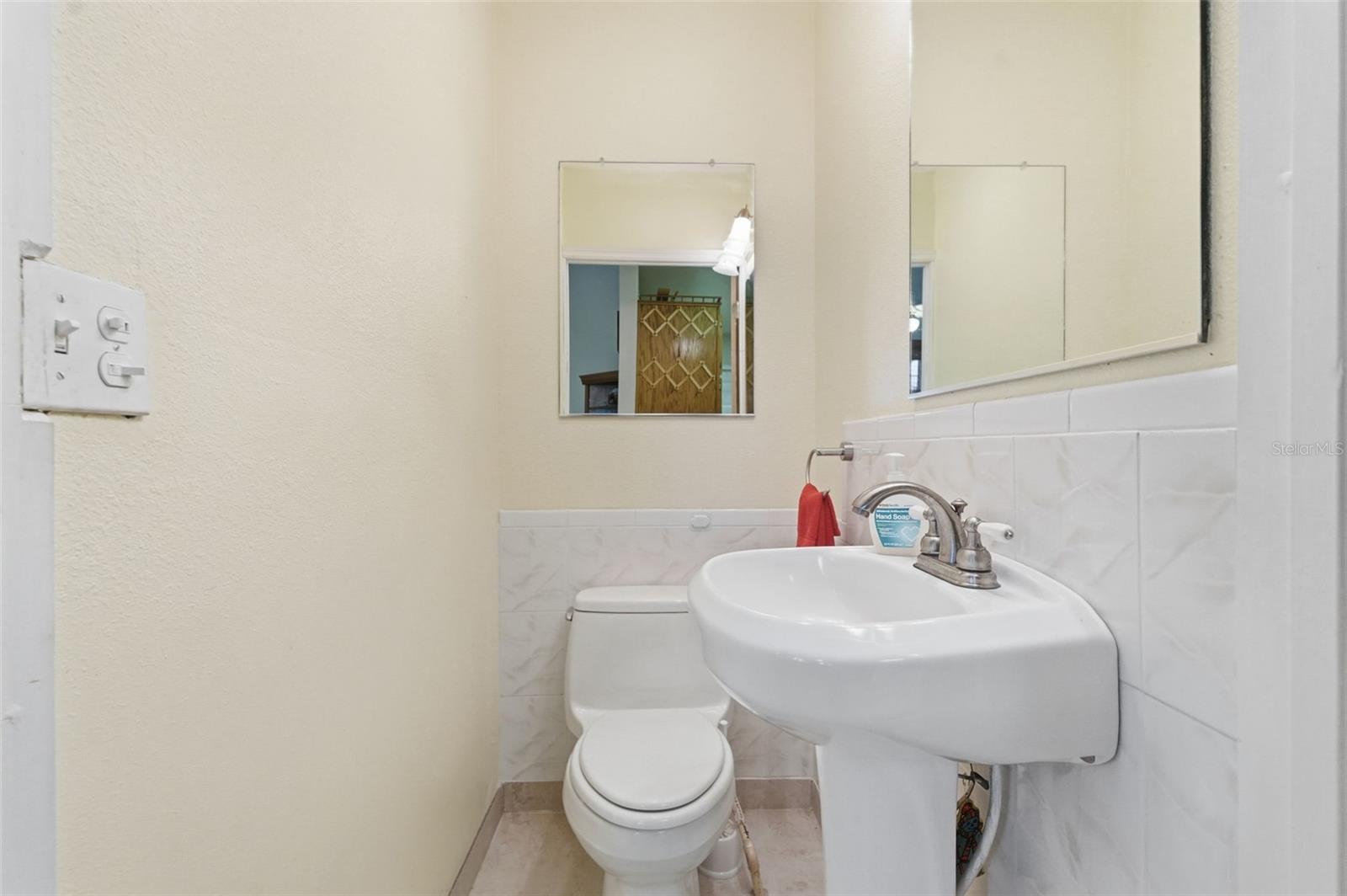 Image 15 of 51 For 585 Sellars Drive