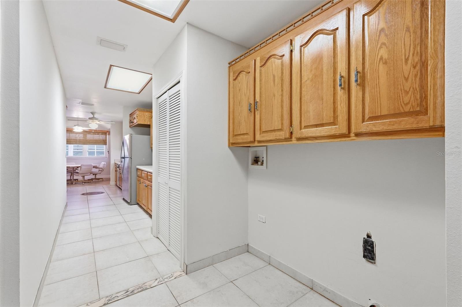 Image 16 of 51 For 585 Sellars Drive