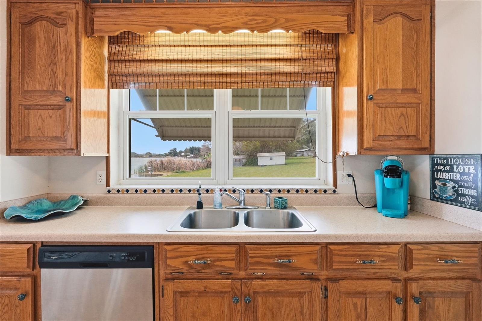 Image 20 of 51 For 585 Sellars Drive