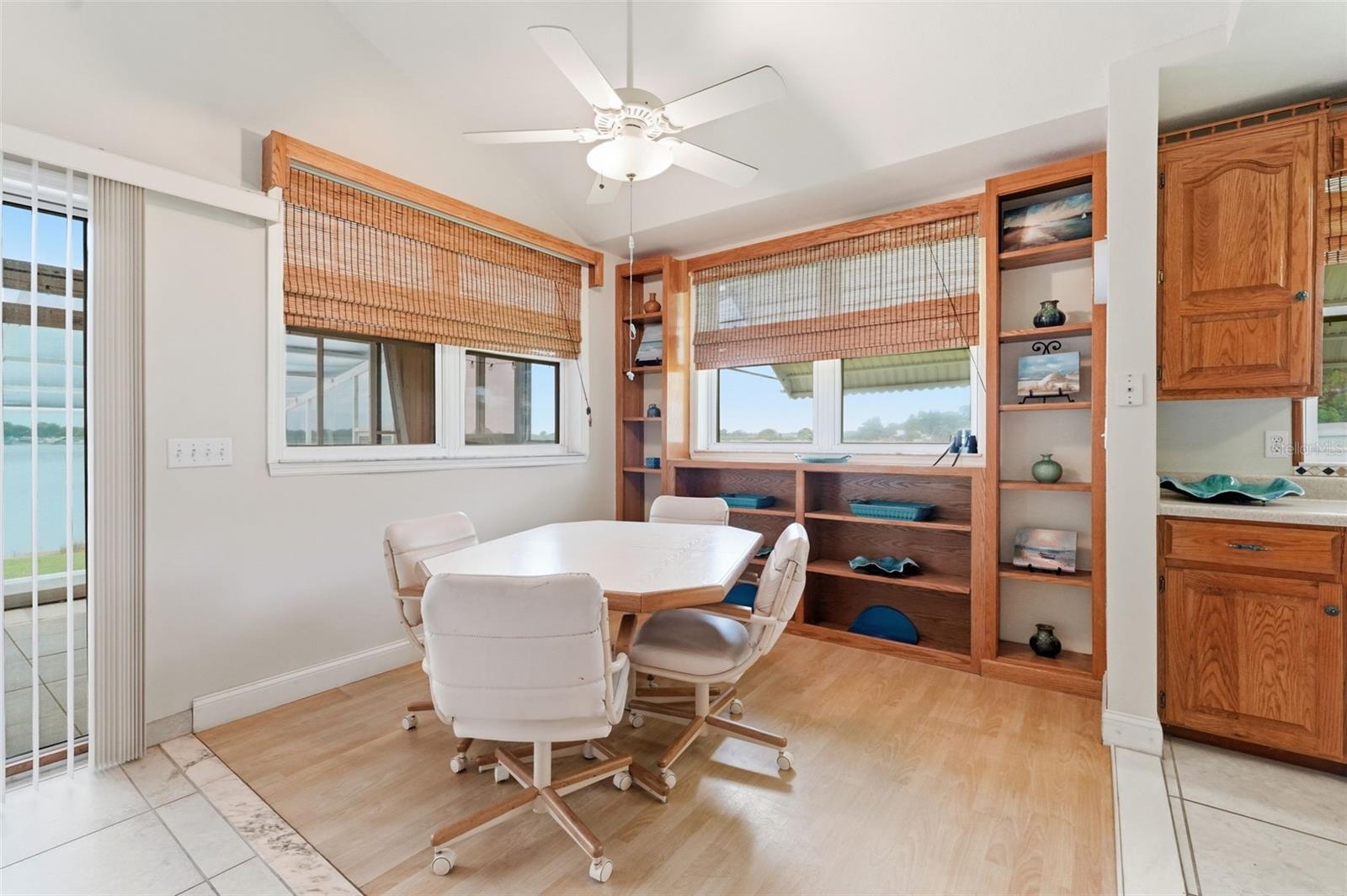 Image 22 of 51 For 585 Sellars Drive