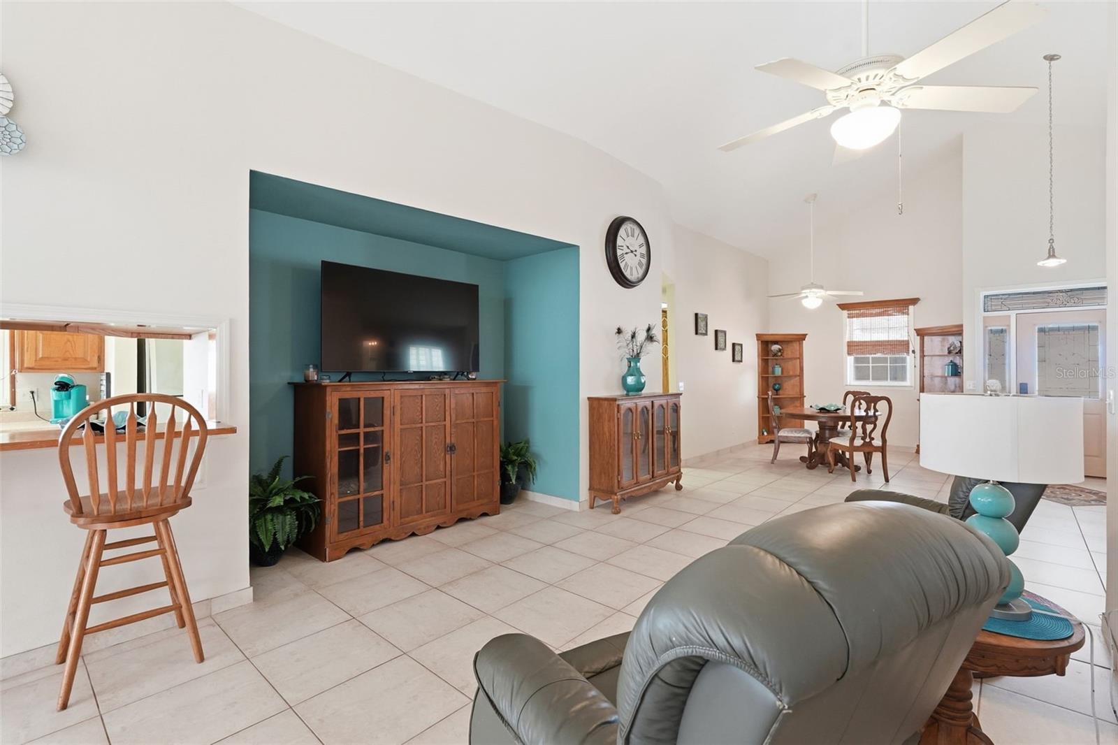 Image 25 of 51 For 585 Sellars Drive