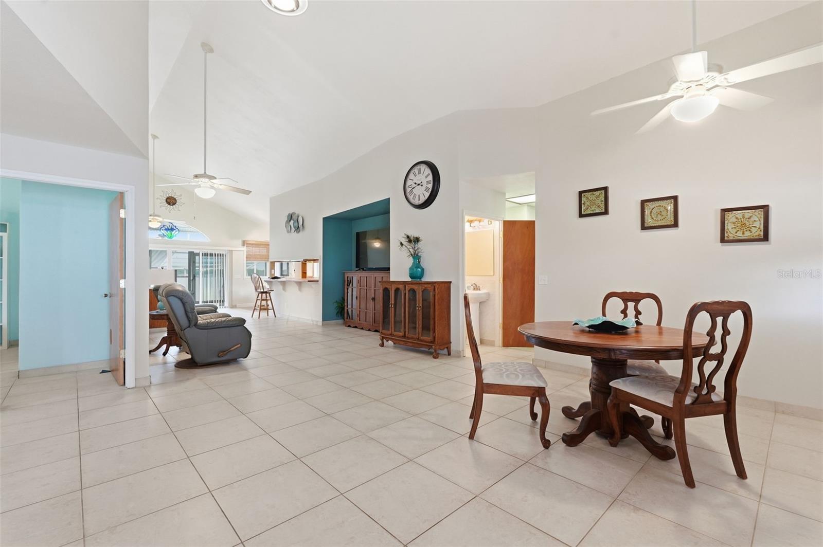 Image 3 of 51 For 585 Sellars Drive