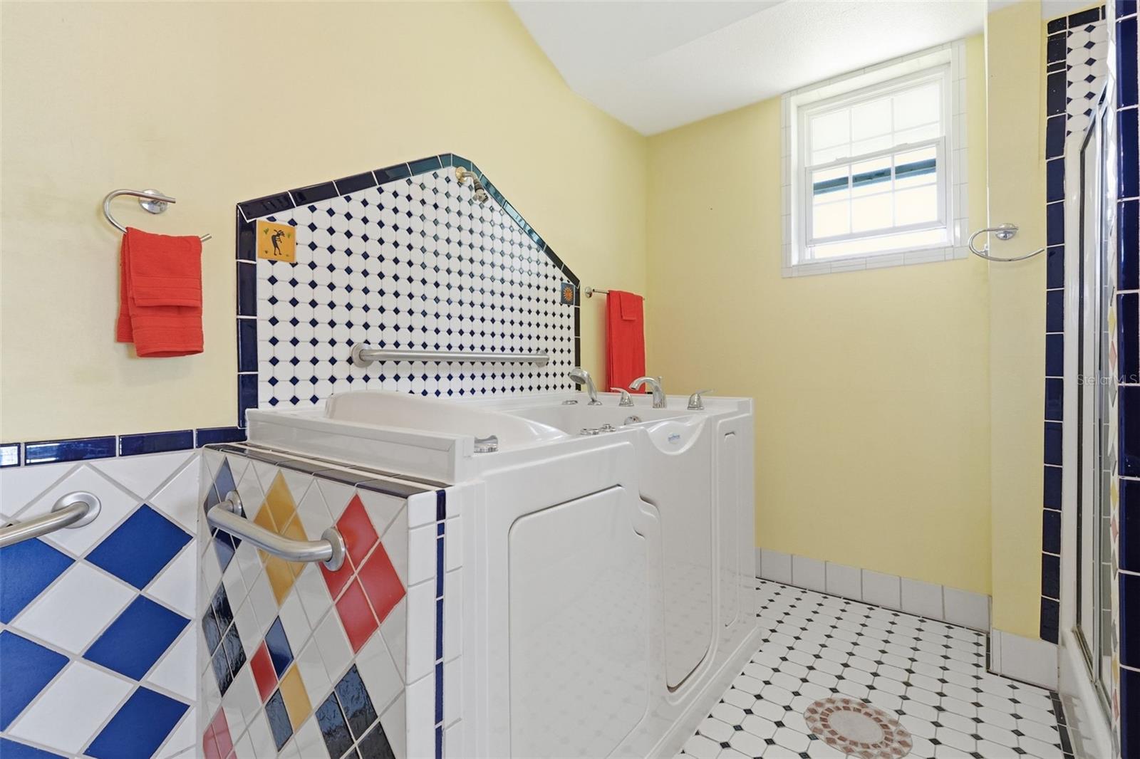 Image 32 of 51 For 585 Sellars Drive