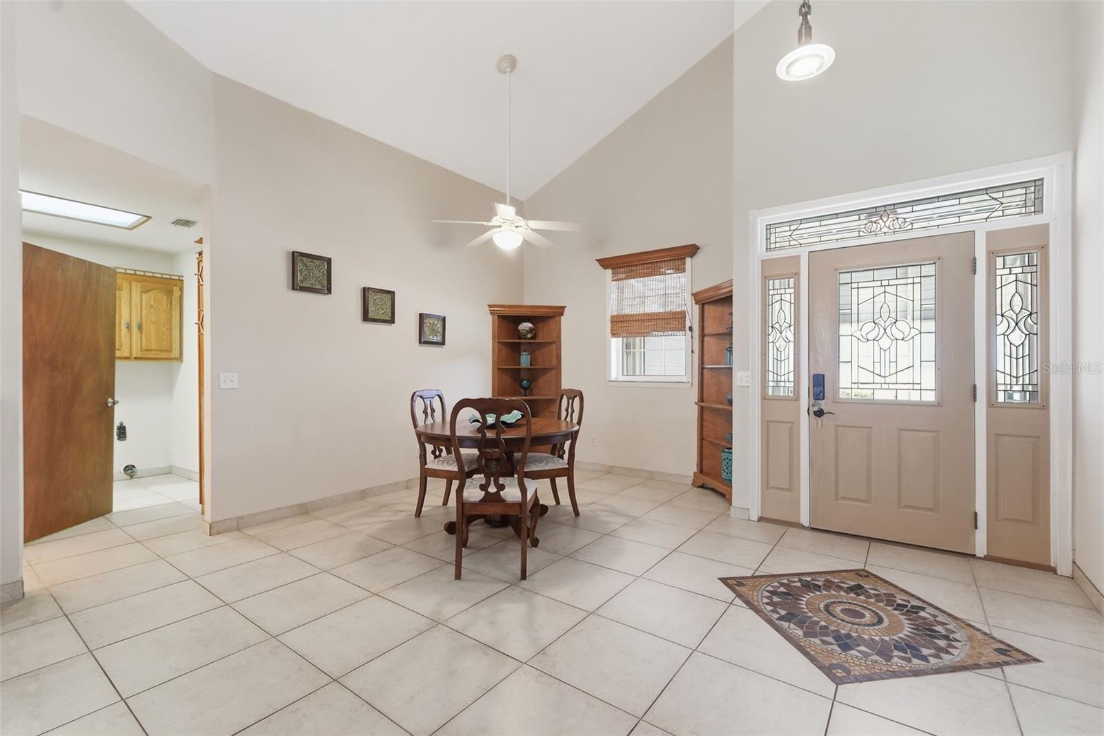 Image 5 of 51 For 585 Sellars Drive