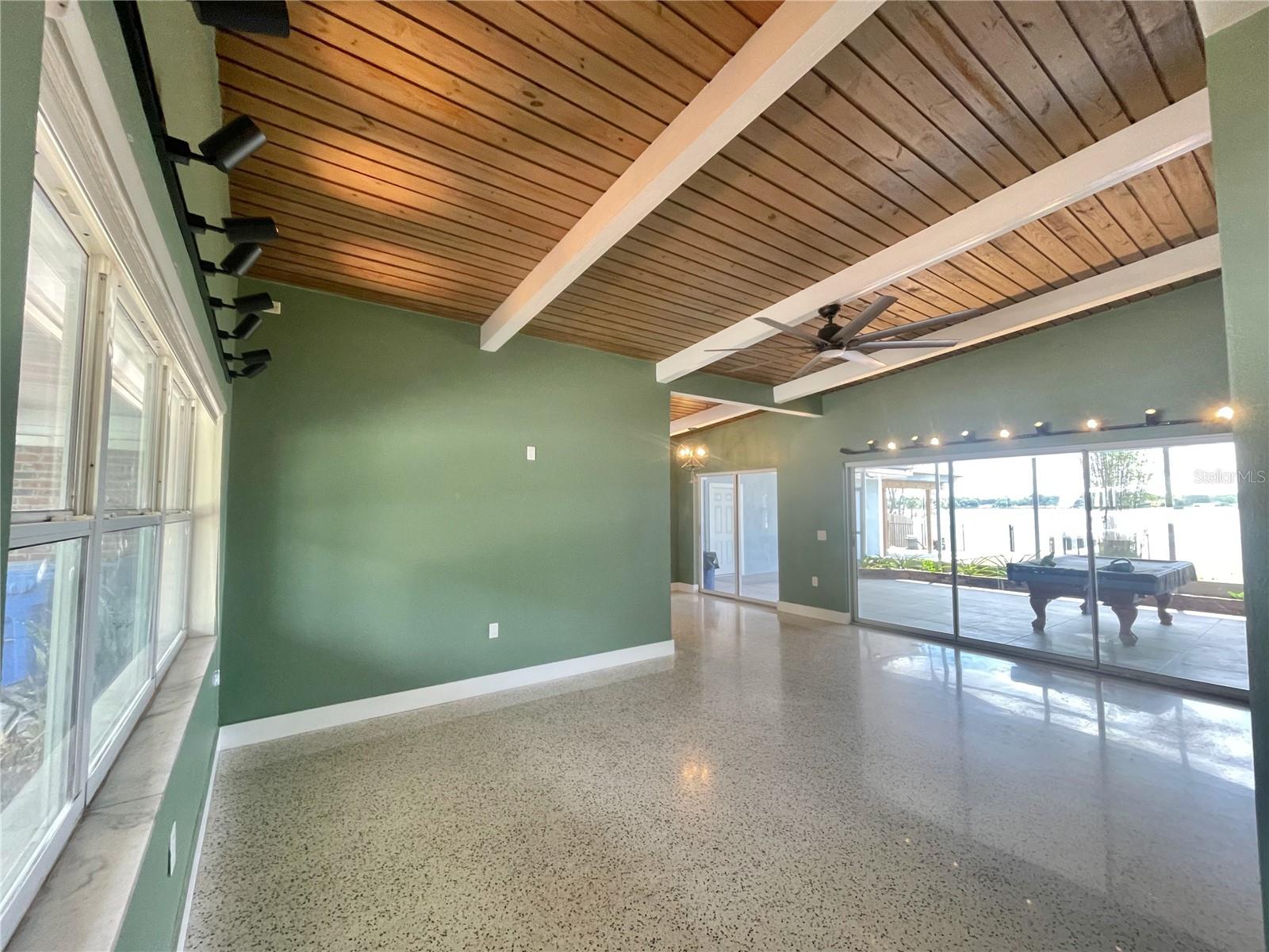 Image 5 of 28 For 6519 Walton Way