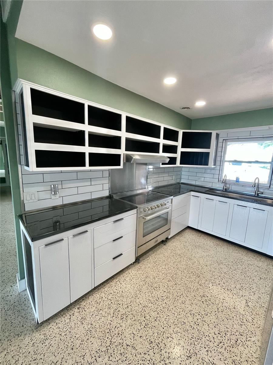 Image 8 of 28 For 6519 Walton Way