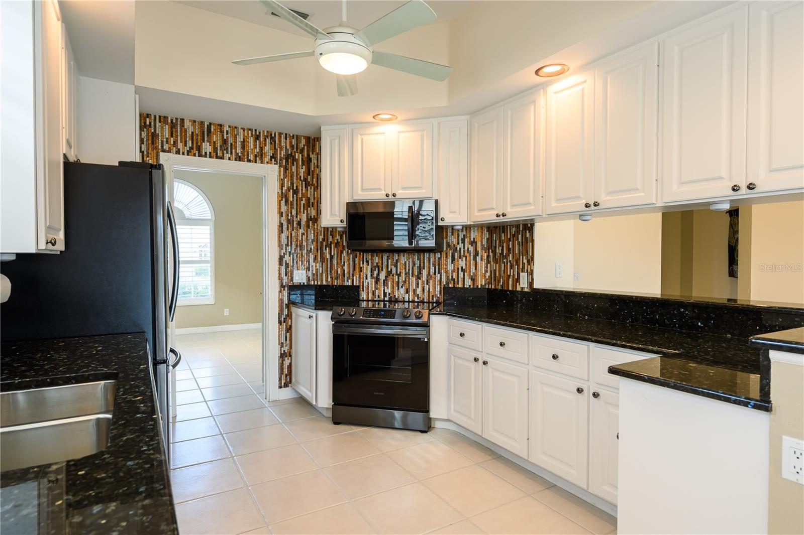 Image 5 of 18 For 5562 Octonia Place