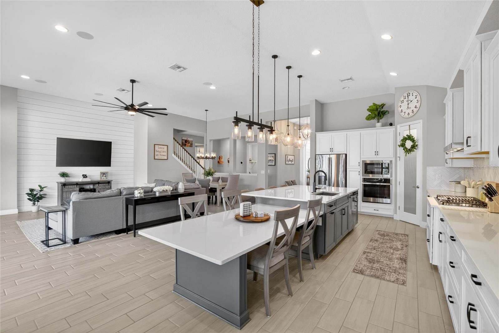 Listing photo id 11 for 11226 Hawks Fern Drive