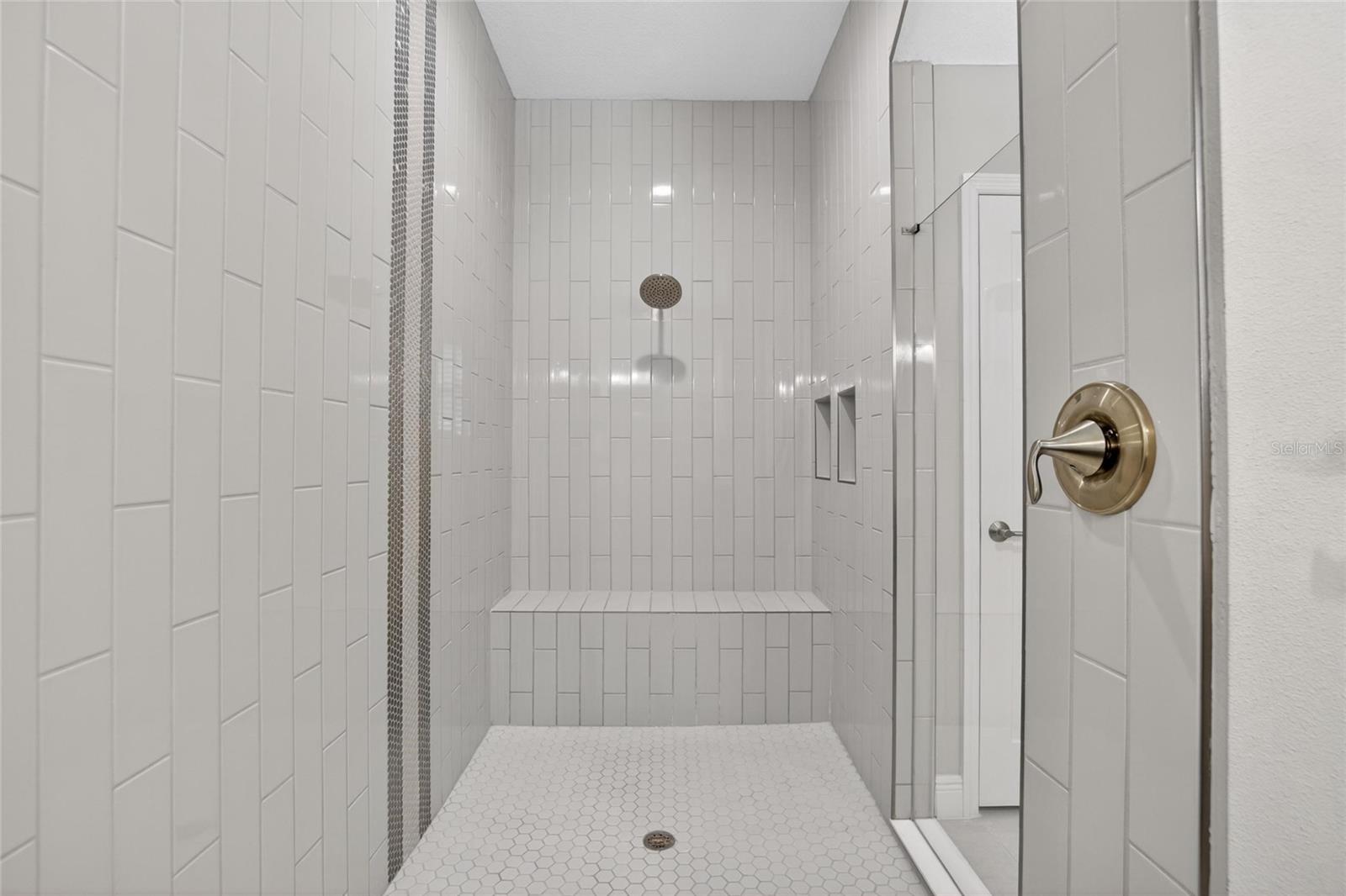 Listing photo id 18 for 11226 Hawks Fern Drive