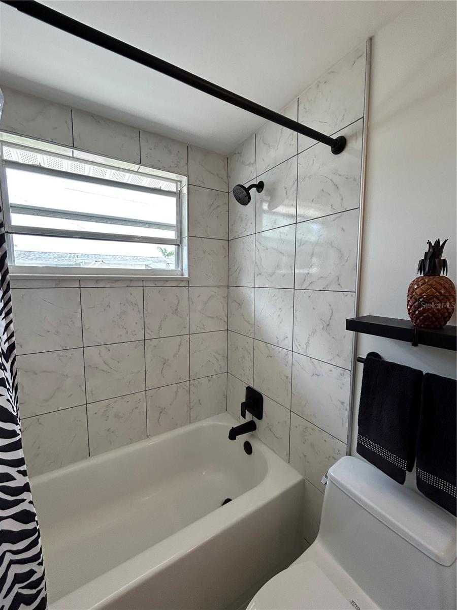 Image 20 of 25 For 3748 Beechwood Drive