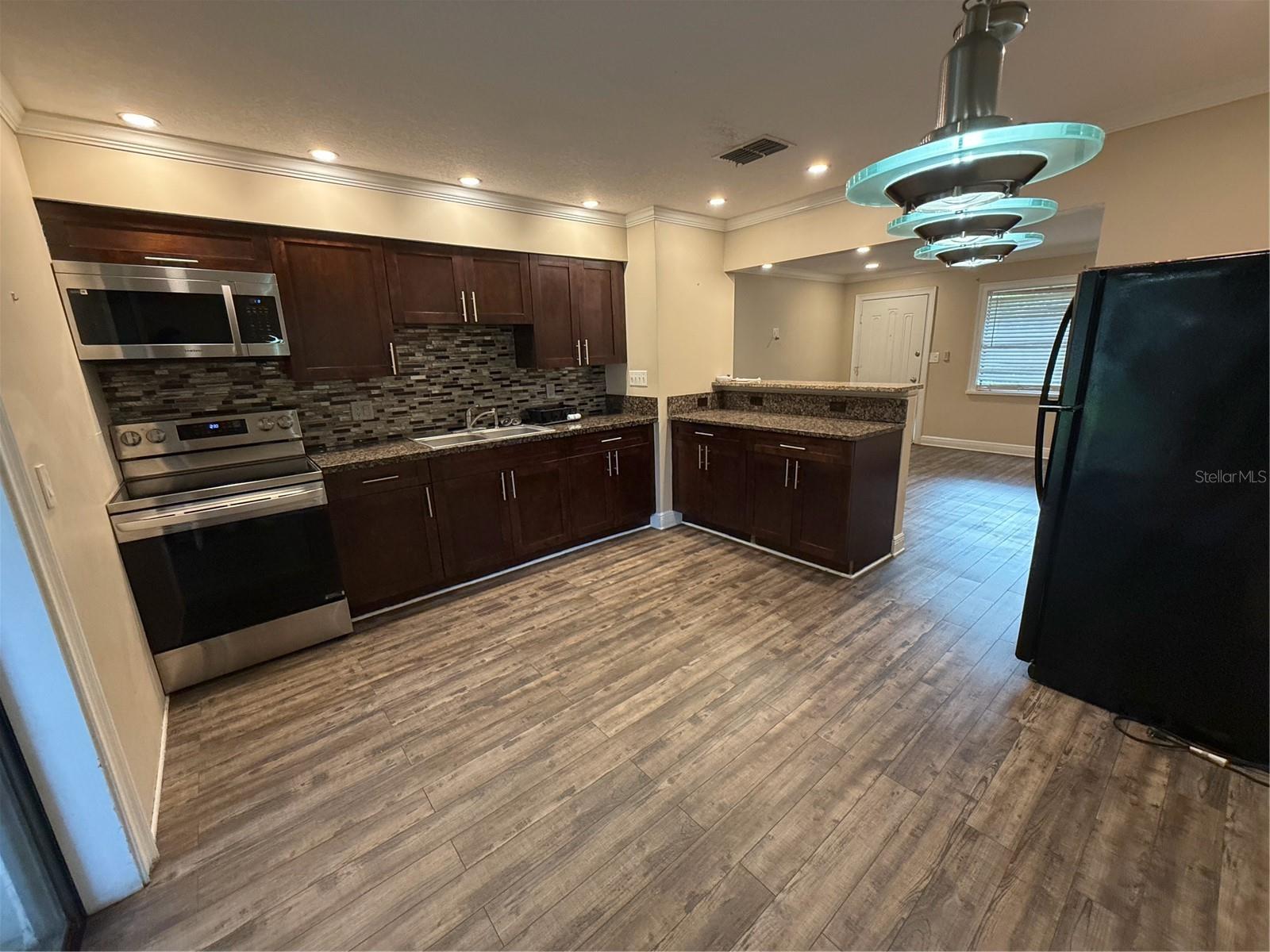 Image 9 of 12 For 447 6th Avenue Ne B