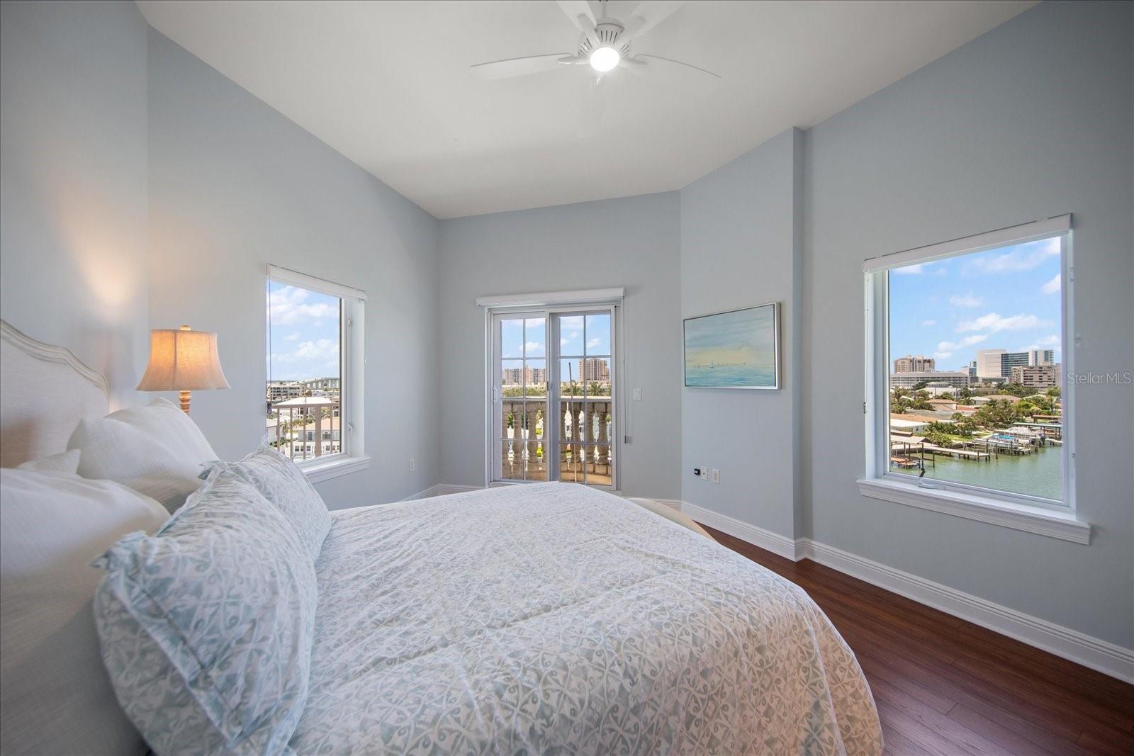 Image 27 of 42 For 205 Brightwater Drive 401