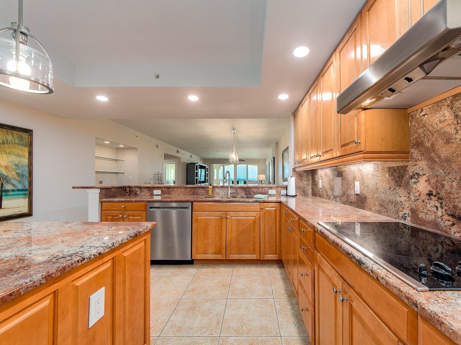 Image 11 of 57 For 1370 Gulf Boulevard 402