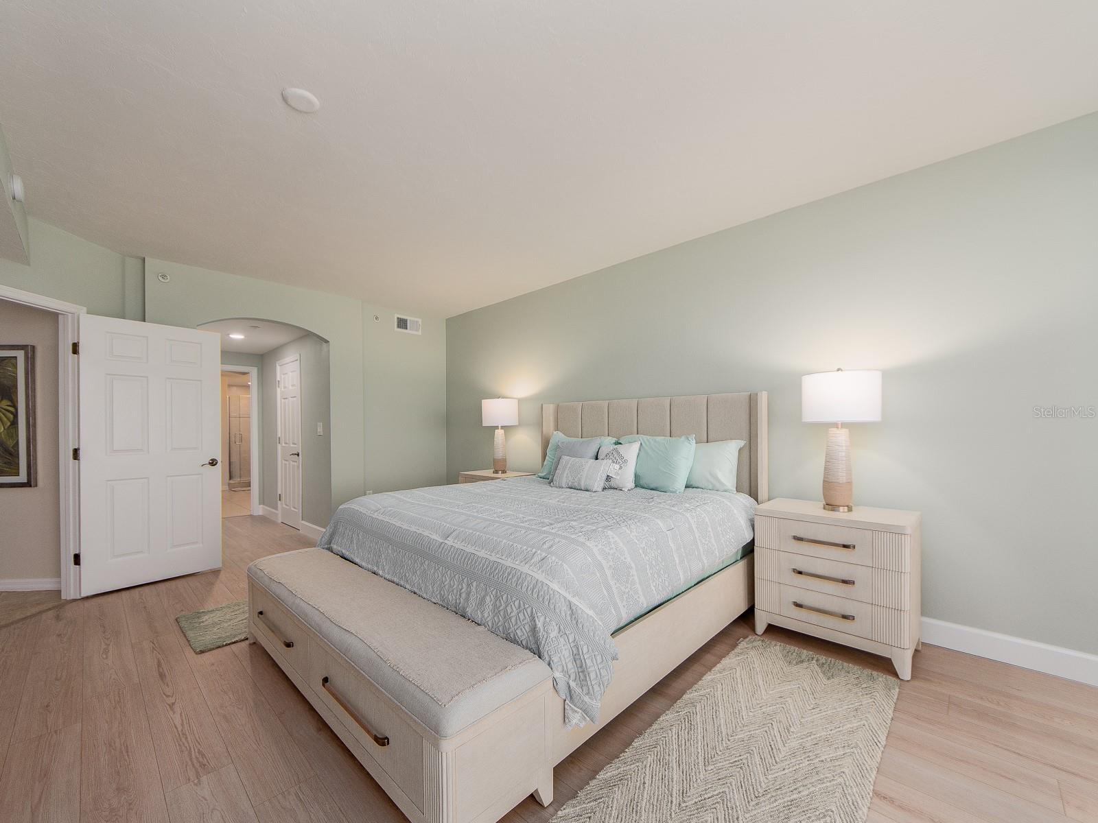 Image 23 of 57 For 1370 Gulf Boulevard 402