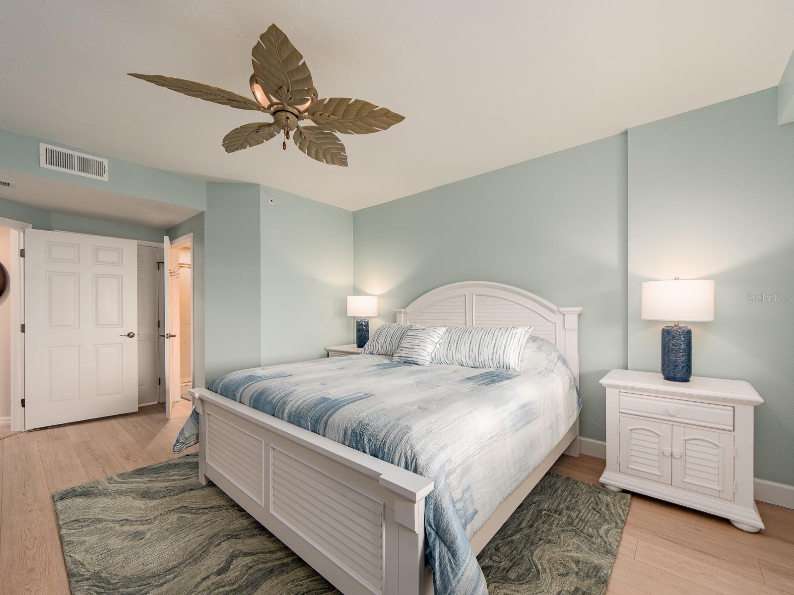 Image 29 of 57 For 1370 Gulf Boulevard 402