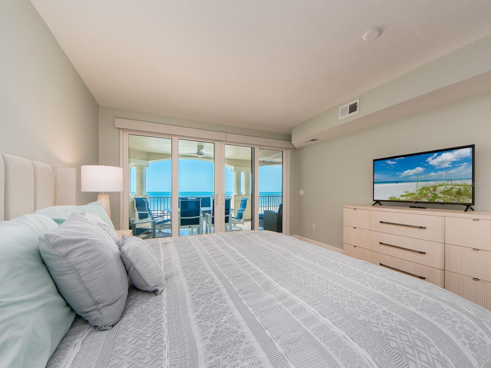 Image 30 of 57 For 1370 Gulf Boulevard 402