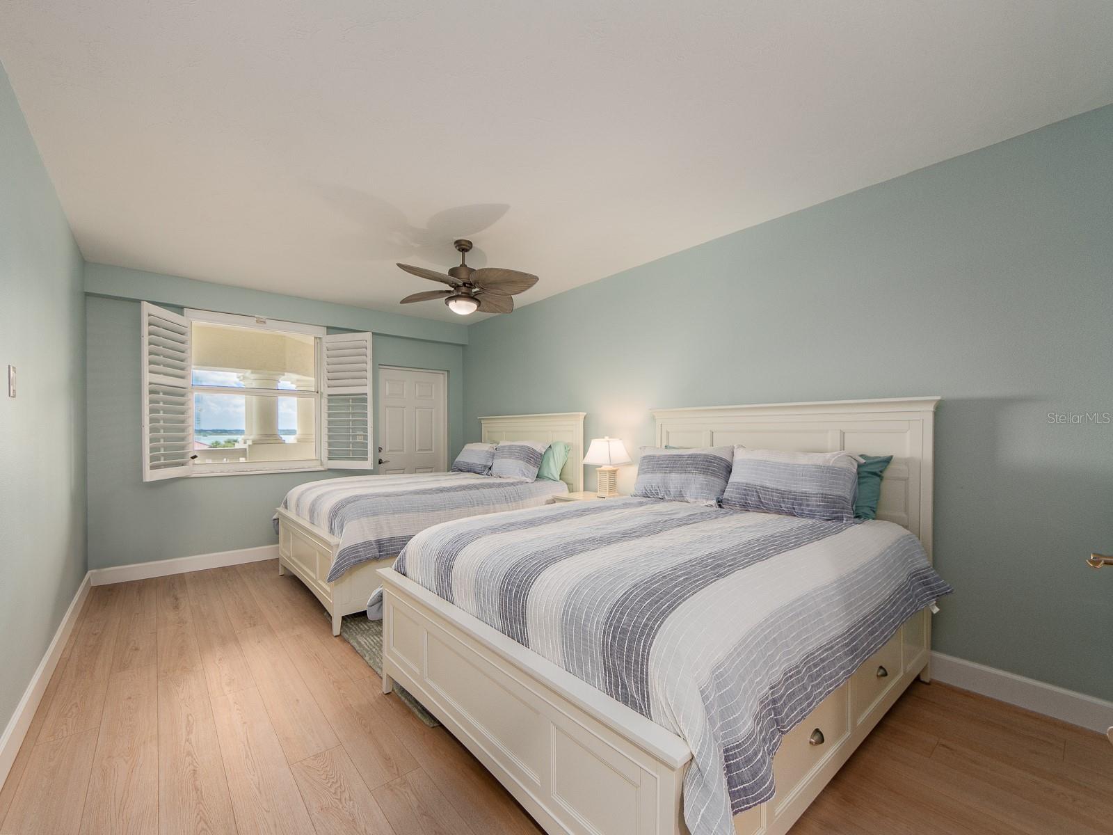 Image 33 of 57 For 1370 Gulf Boulevard 402