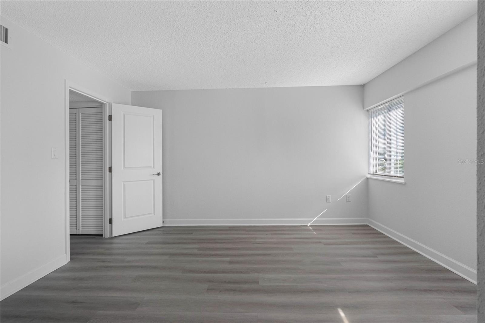 Image 32 of 40 For 1451 Gulf Boulevard 101