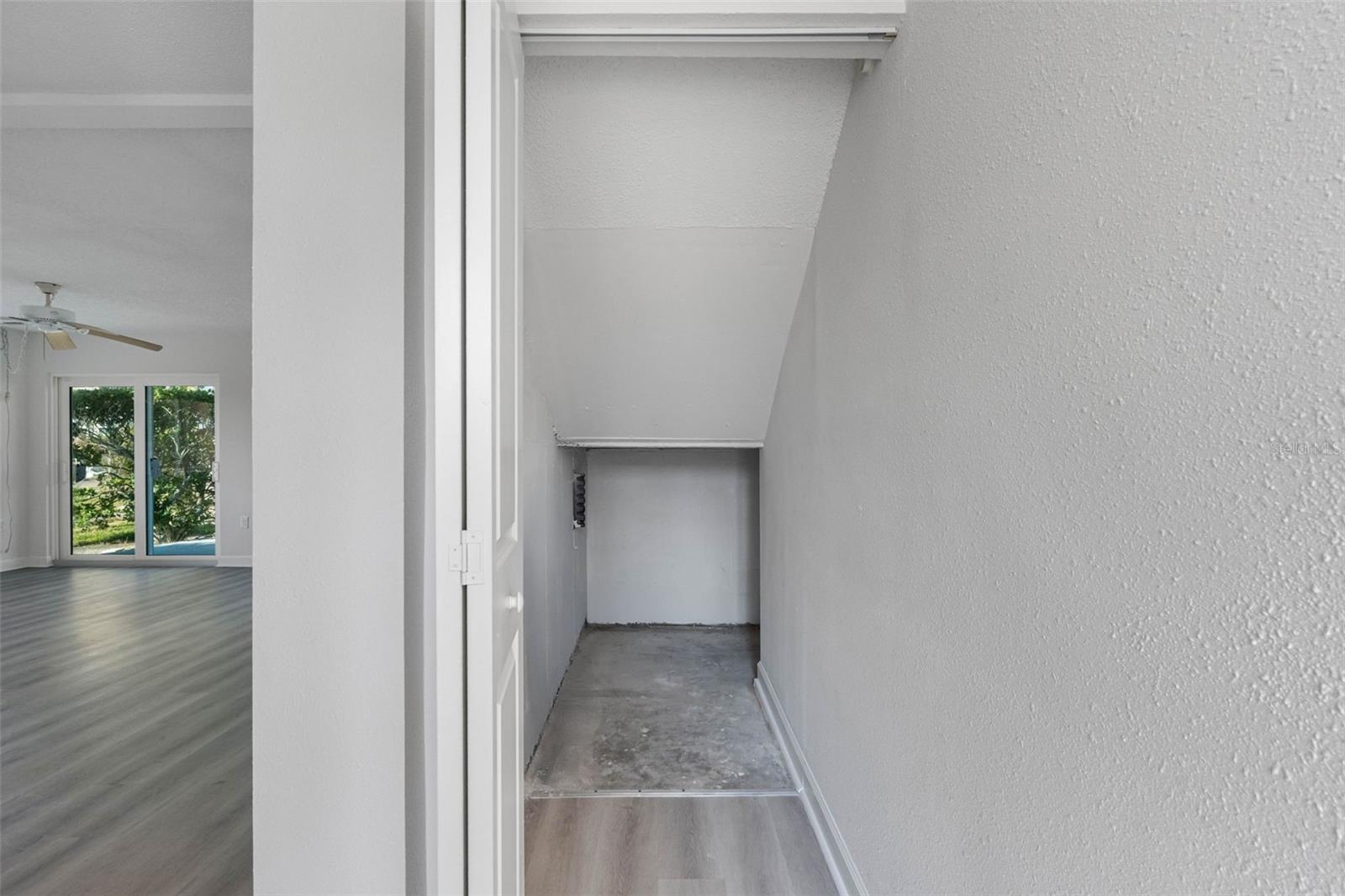 Image 33 of 40 For 1451 Gulf Boulevard 101