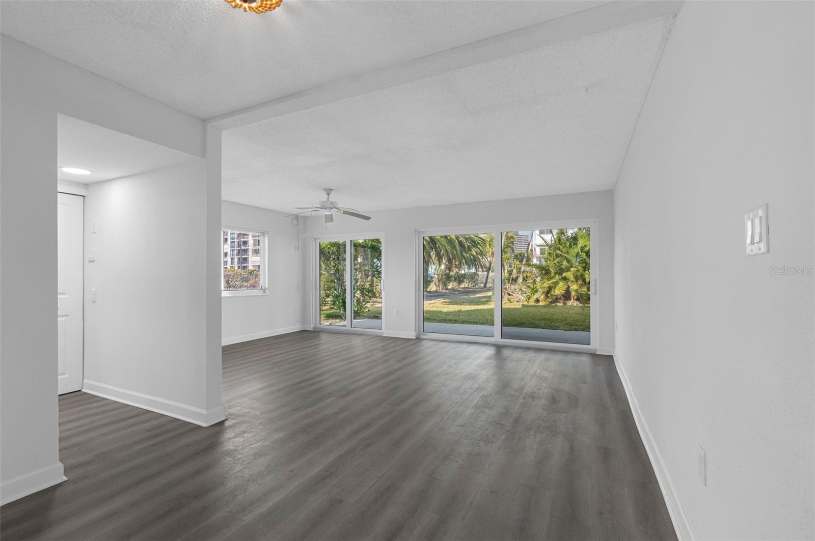 Image 4 of 40 For 1451 Gulf Boulevard 101