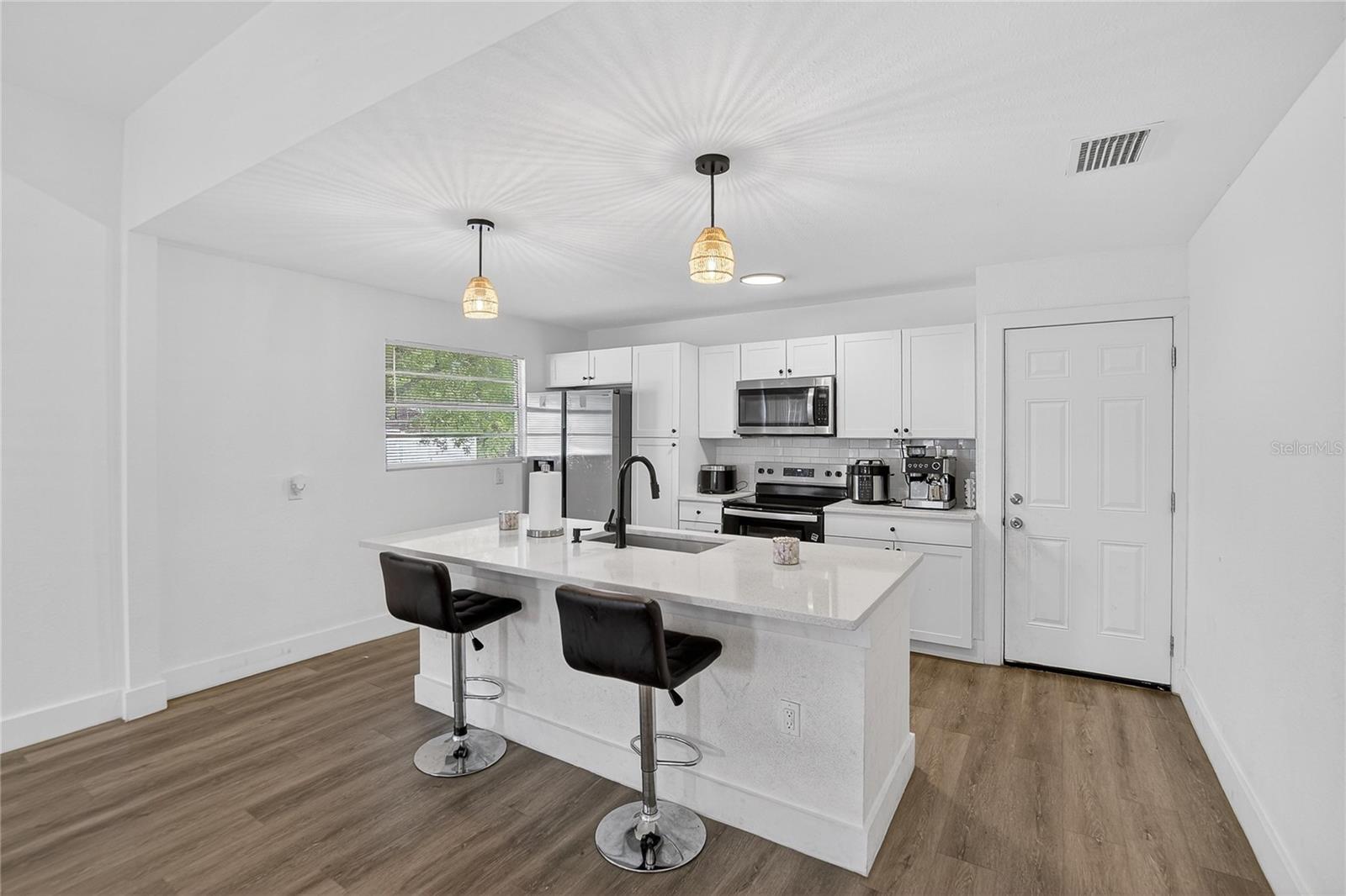 Image 11 of 51 For 800 Church Avenue