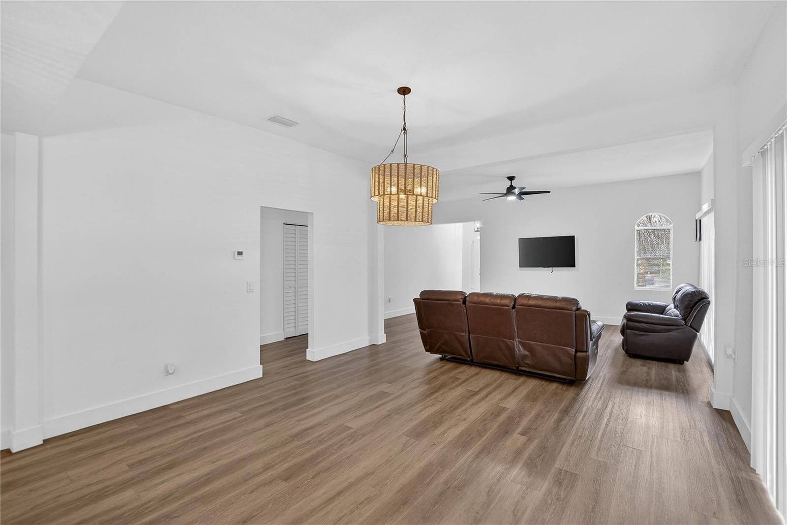 Image 13 of 51 For 800 Church Avenue