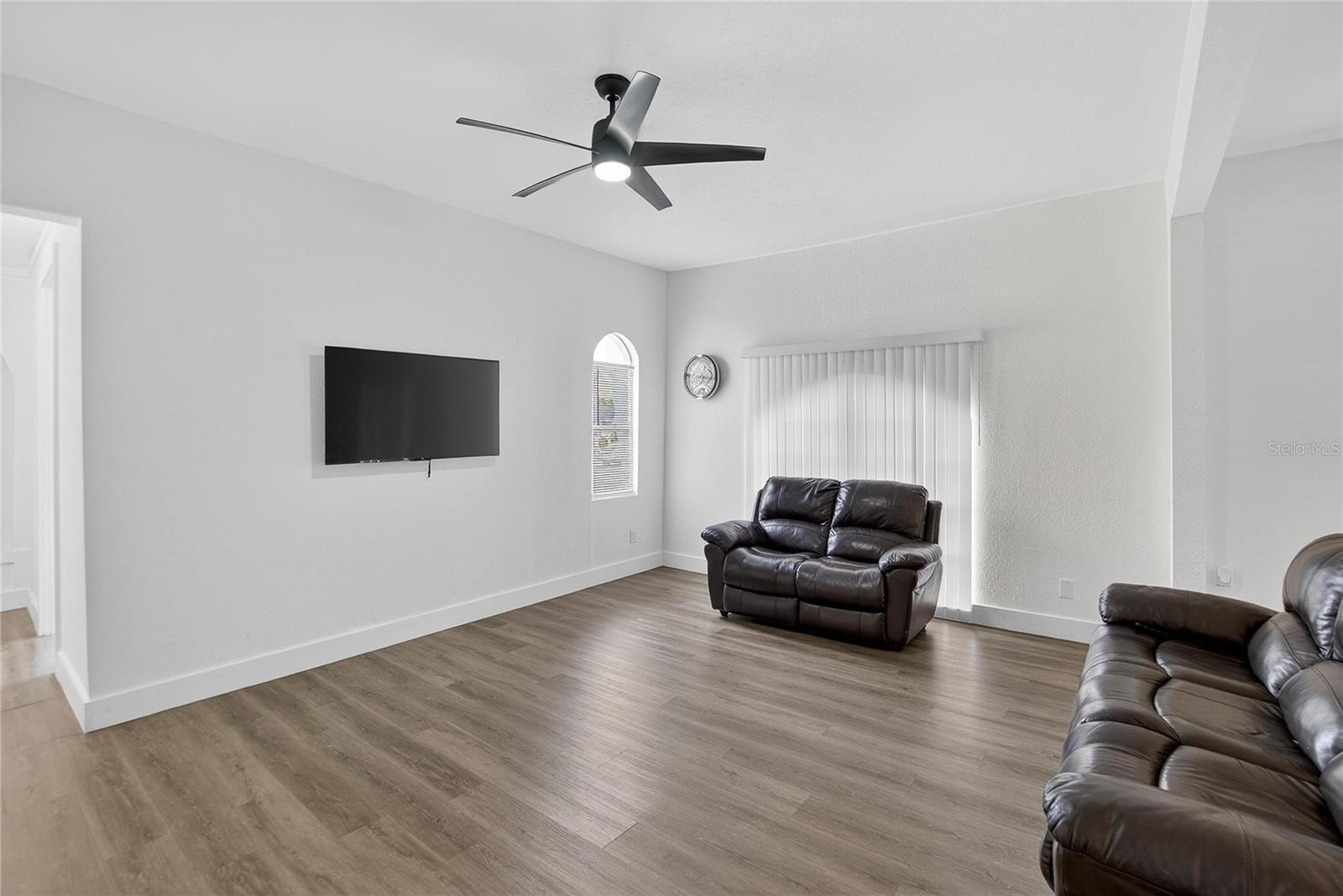 Image 18 of 51 For 800 Church Avenue