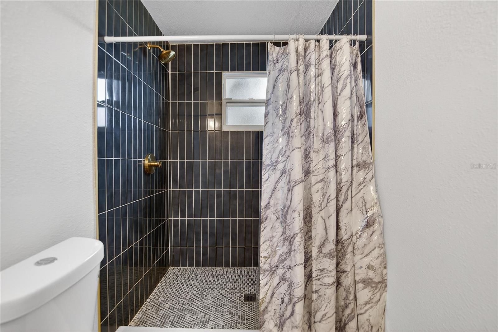 Image 32 of 51 For 800 Church Avenue