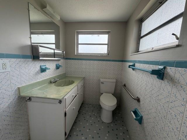 Listing photo id 21 for 3220 Huntington Road