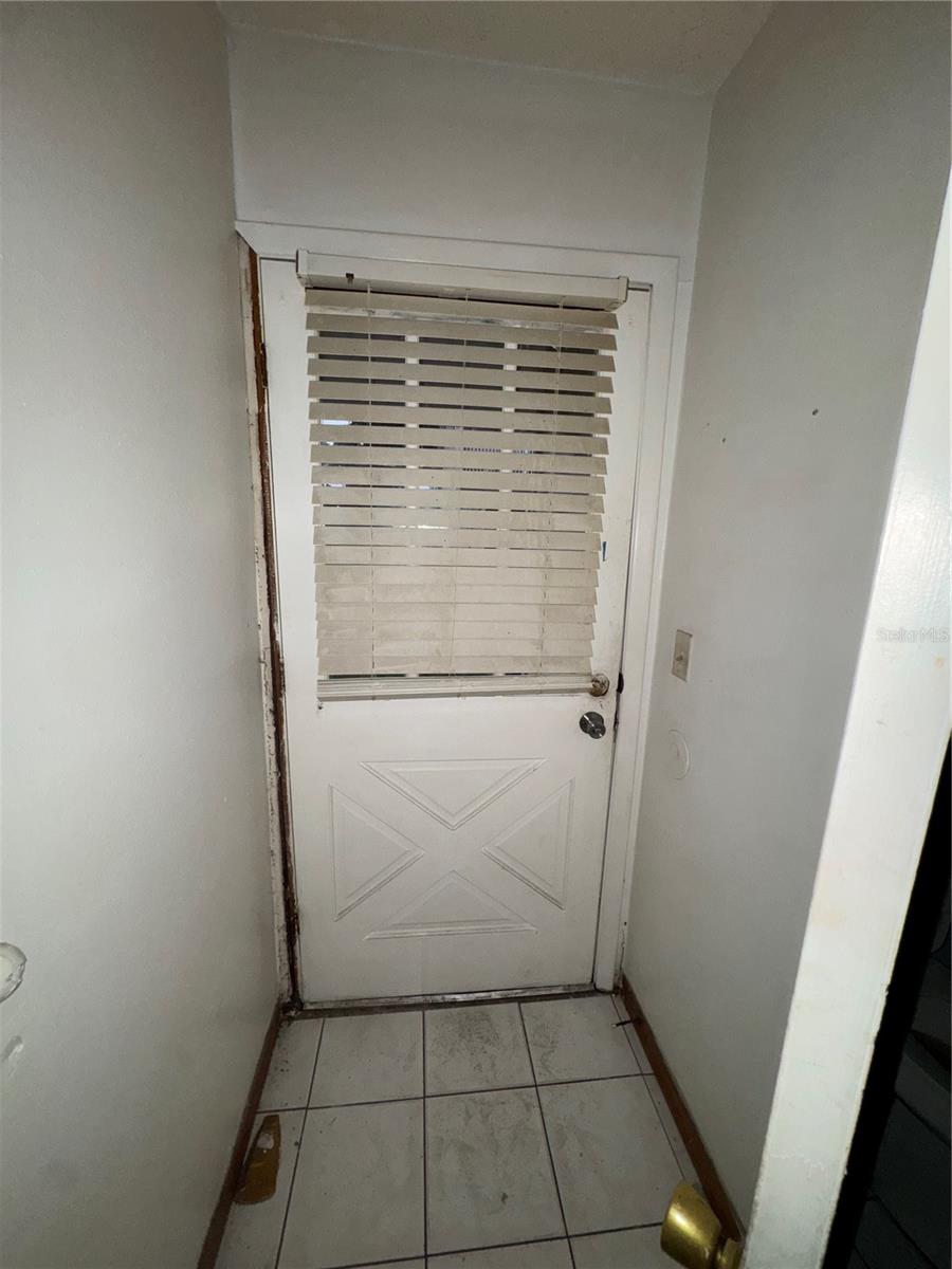 Image 8 of 15 For 11001 Sunset Harbor Road D21