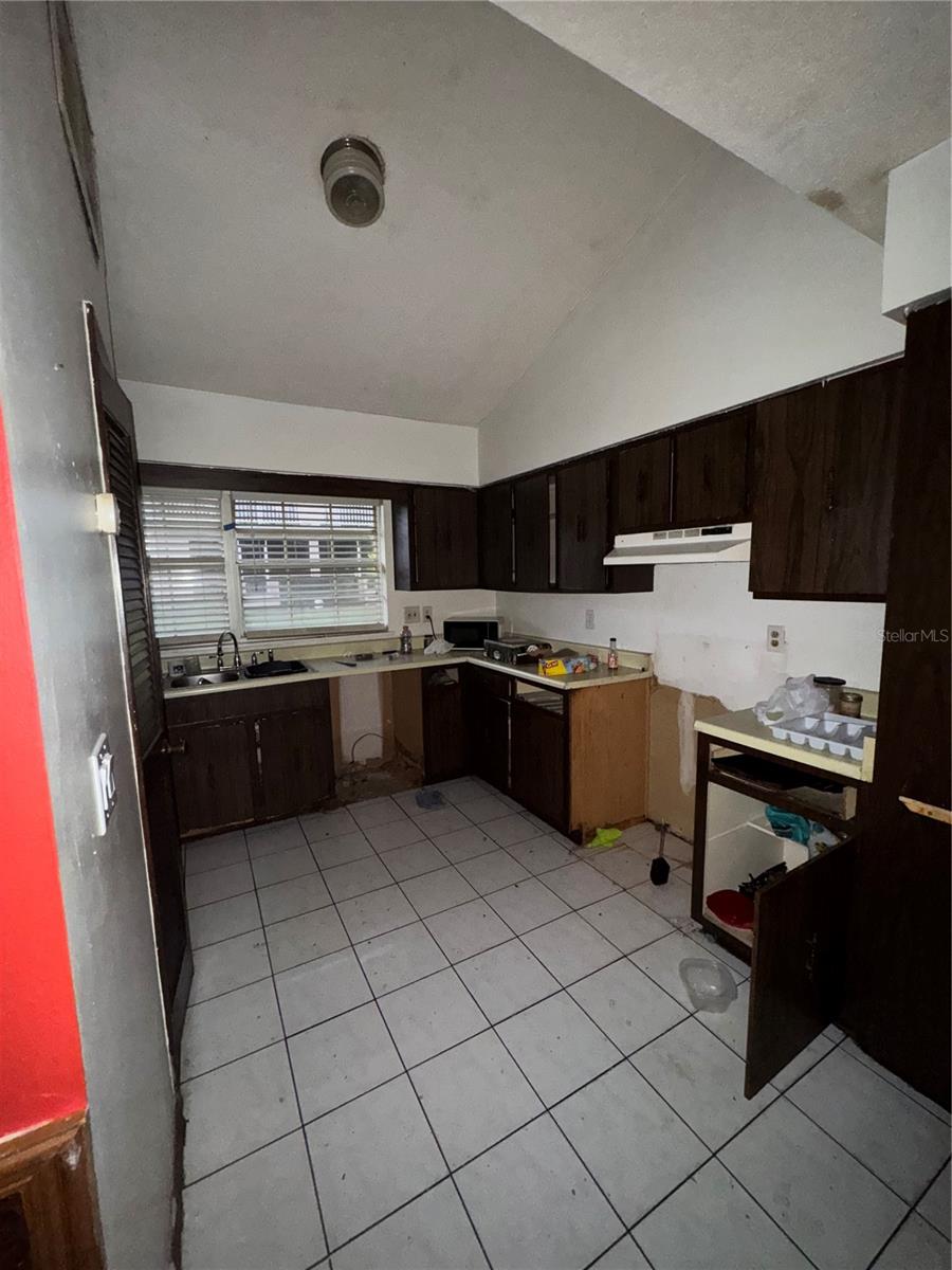 Image 9 of 15 For 11001 Sunset Harbor Road D21