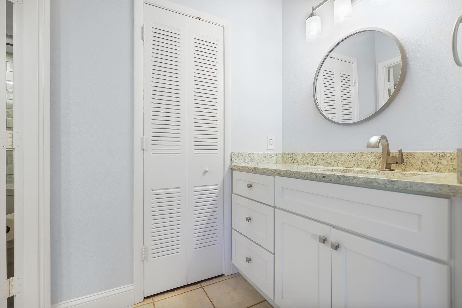 Image 16 of 33 For 1935 Gulf Of Mexico Drive G7-304