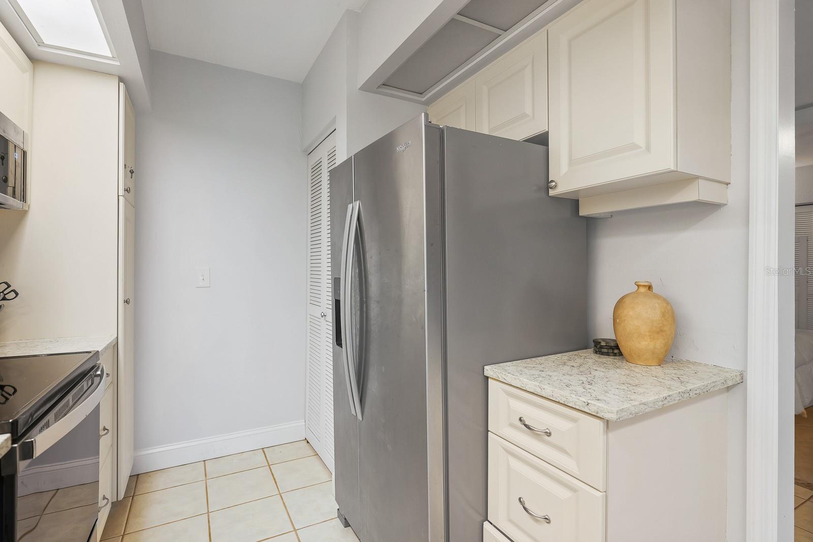 Image 5 of 33 For 1935 Gulf Of Mexico Drive G7-304