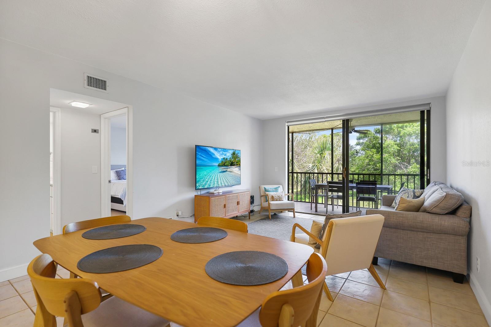 Image 8 of 33 For 1935 Gulf Of Mexico Drive G7-304