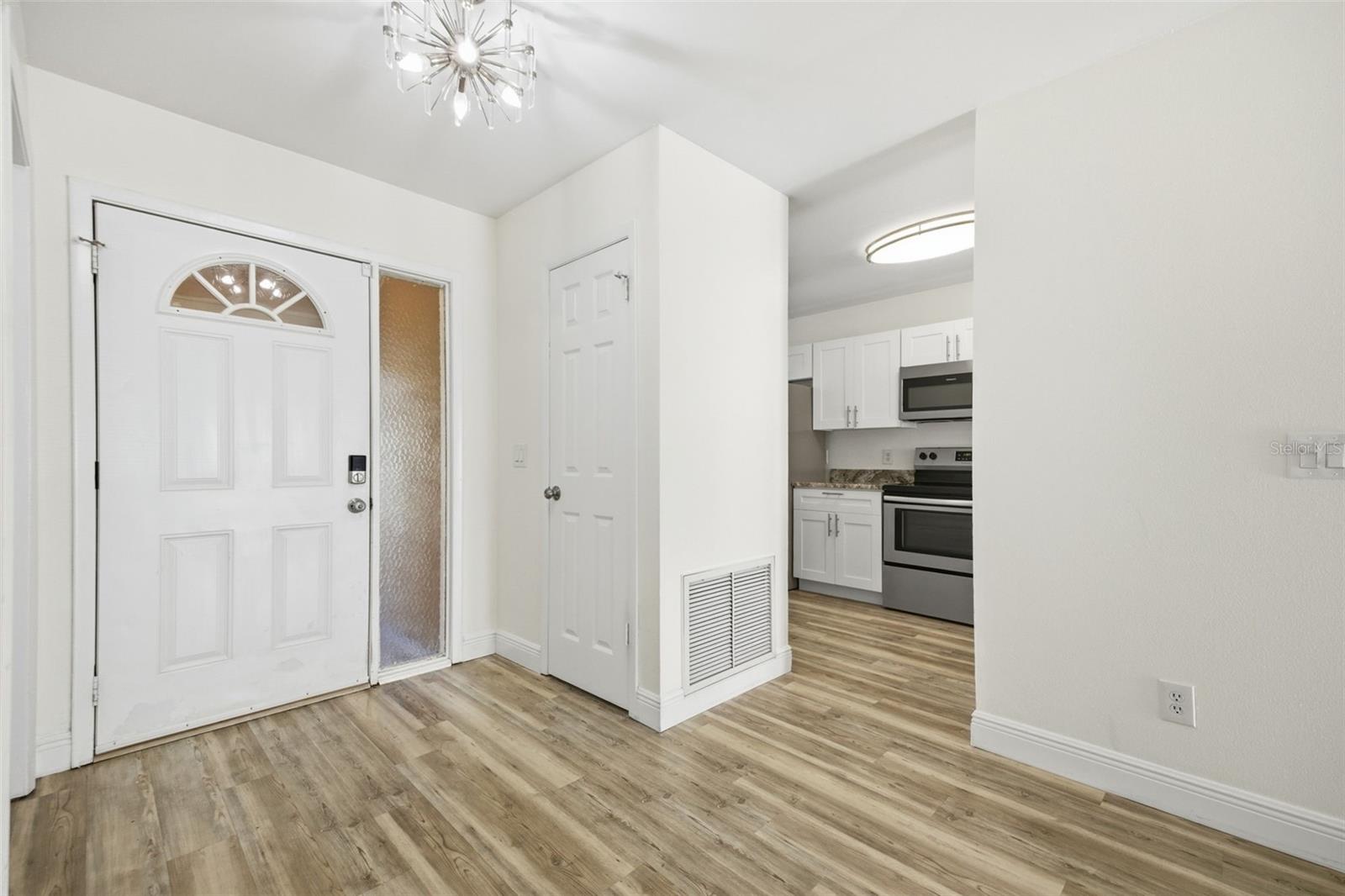 Image 4 of 32 For 3331 Marion Drive