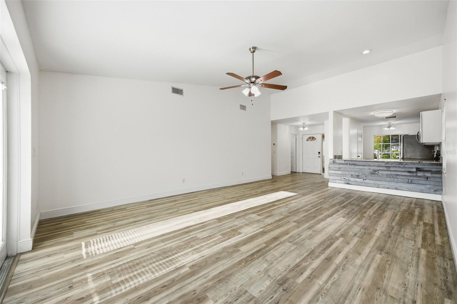 Image 6 of 32 For 3331 Marion Drive