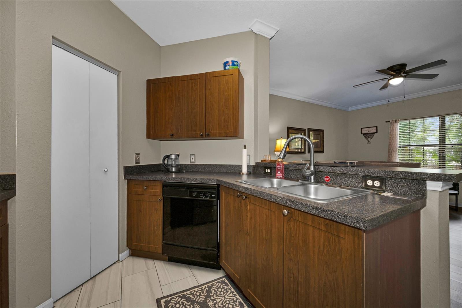 Image 15 of 54 For 2141 Portofino Place 28-281