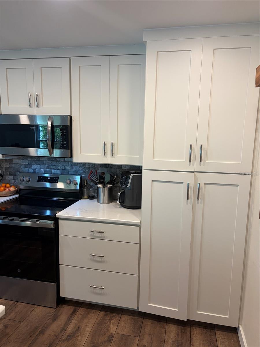 Listing photo id 9 for 8914 Memorial Highway