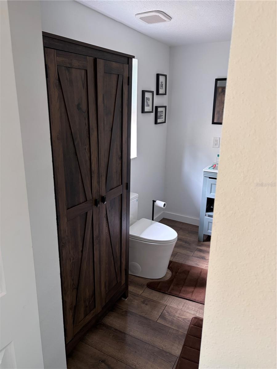 Listing photo id 22 for 8914 Memorial Highway