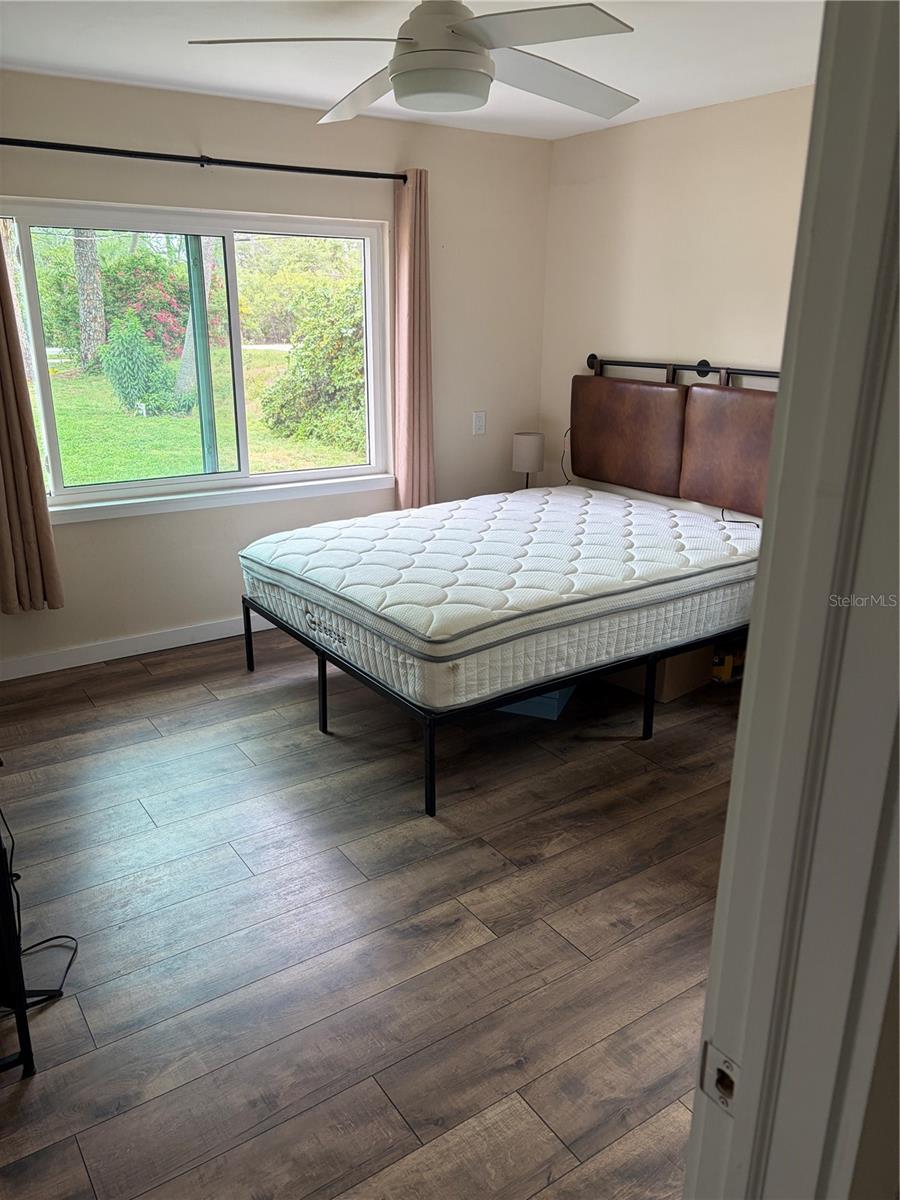 Listing photo id 24 for 8914 Memorial Highway