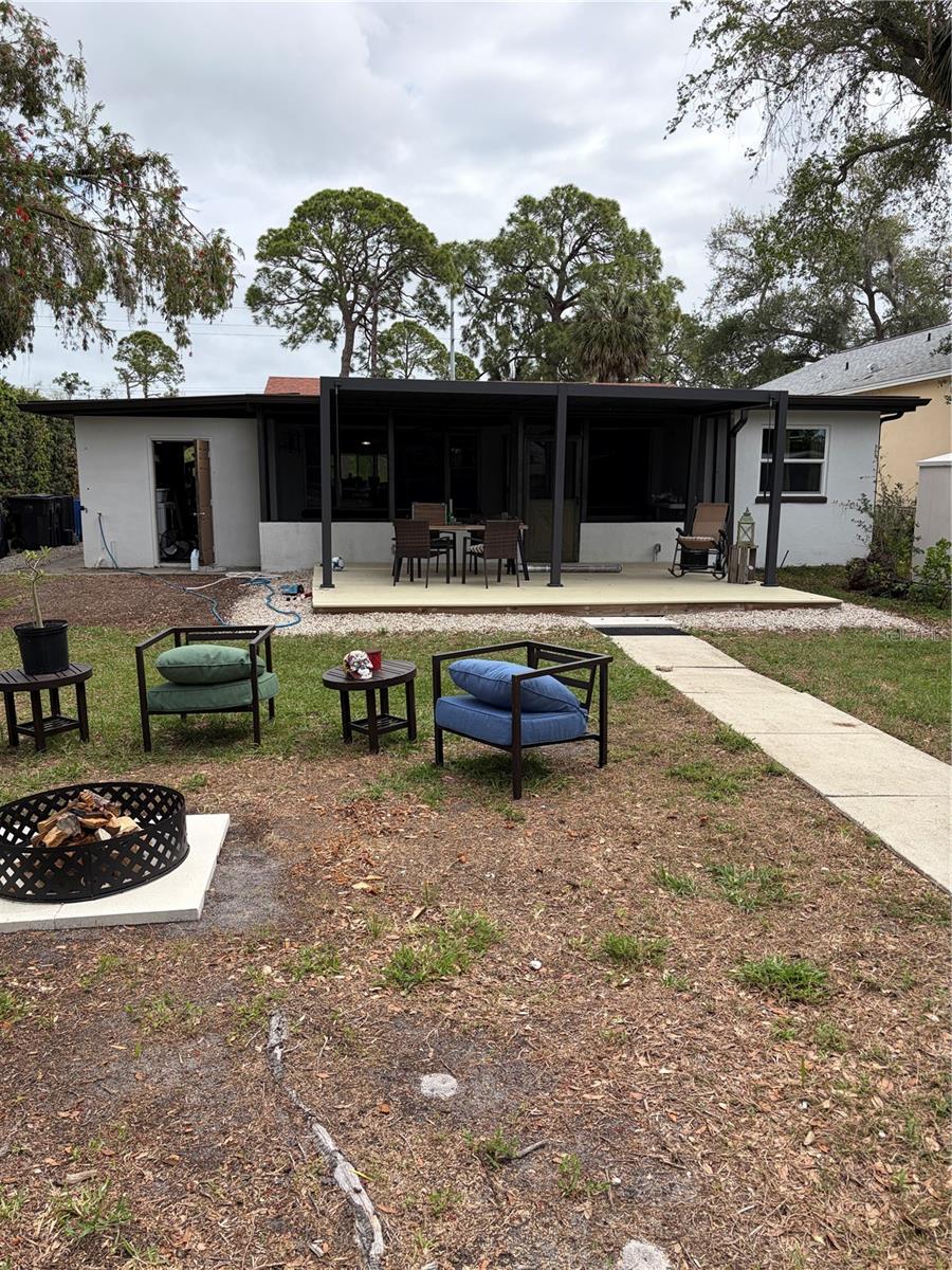 Listing photo id 40 for 8914 Memorial Highway