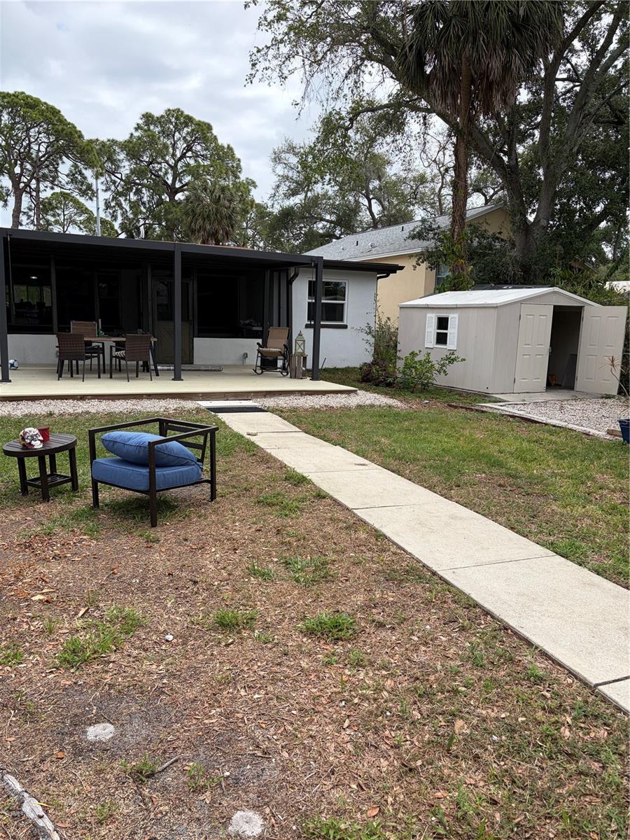 Listing photo id 41 for 8914 Memorial Highway