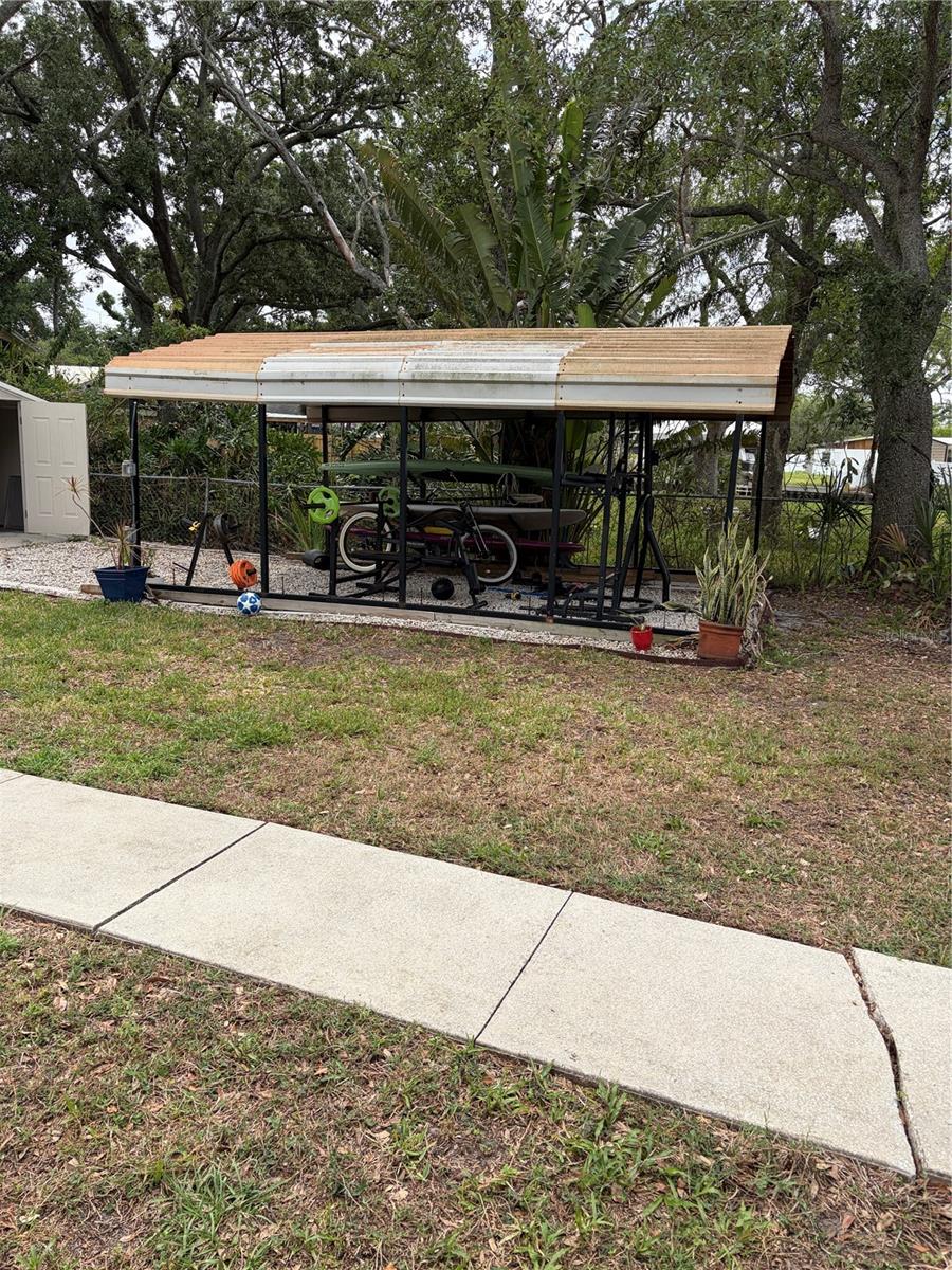 Listing photo id 42 for 8914 Memorial Highway