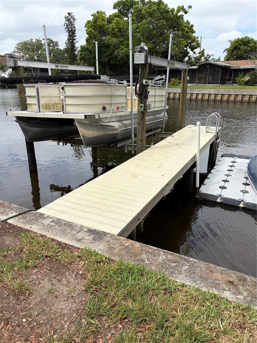 Listing photo id 44 for 8914 Memorial Highway