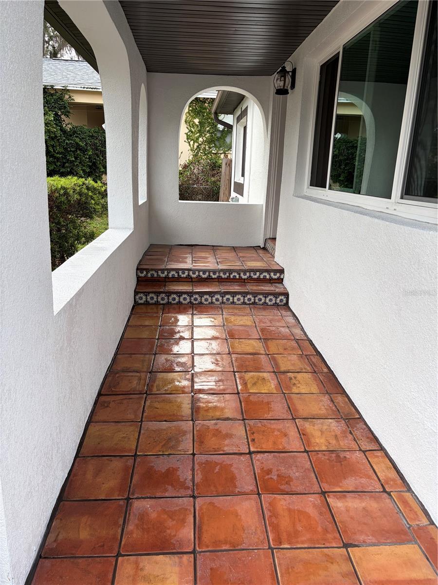 Listing photo id 3 for 8914 Memorial Highway