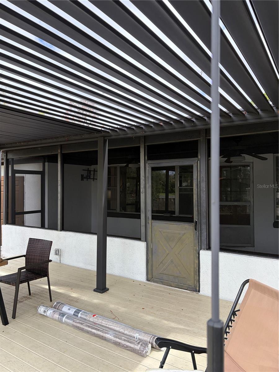 Listing photo id 50 for 8914 Memorial Highway