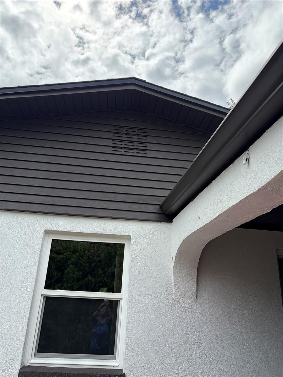 Listing photo id 7 for 8914 Memorial Highway