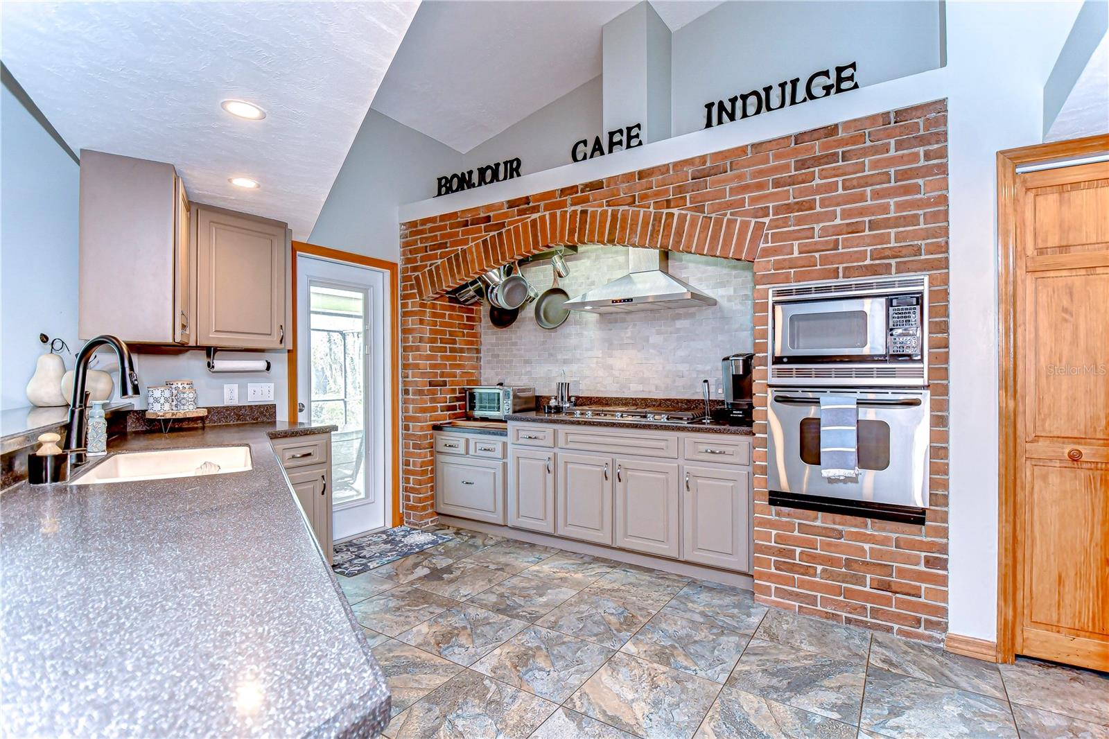 Image 11 of 38 For 709 Sportsman Park Drive