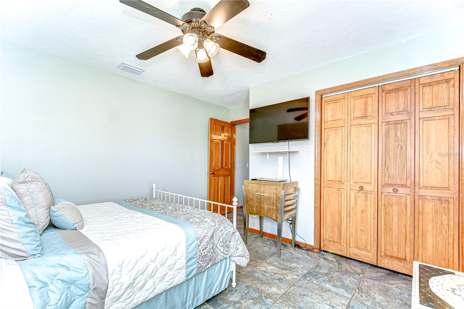 Image 25 of 38 For 709 Sportsman Park Drive